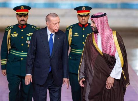 Turkish President Erdogan visits Gulf Arab states, seeking funds for ailing economy